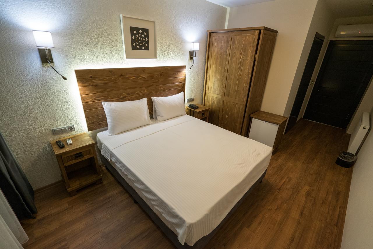 8 Rooms Hotel Гелиболу Экстерьер фото
