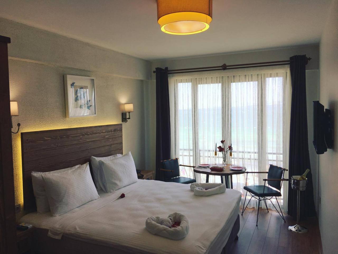 8 Rooms Hotel Гелиболу Экстерьер фото