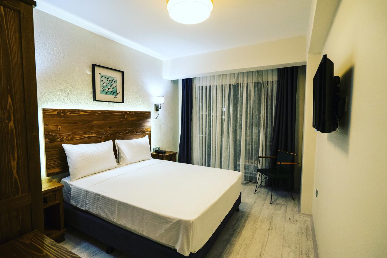 8 Rooms Hotel Гелиболу Экстерьер фото