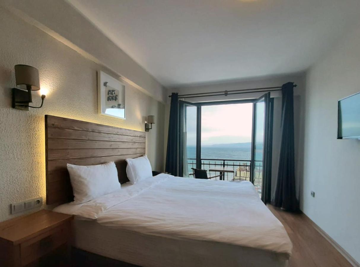 8 Rooms Hotel Гелиболу Экстерьер фото
